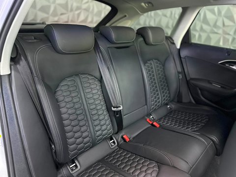 4.0 TFSI V8 Estate 5dr Petrol Tiptronic quattro Euro 6 (s/s) (560 ps)
