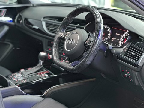 4.0 TFSI V8 Estate 5dr Petrol Tiptronic quattro Euro 6 (s/s) (560 ps)
