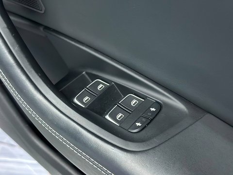 4.0 TFSI V8 Estate 5dr Petrol Tiptronic quattro Euro 6 (s/s) (560 ps)