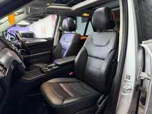 Mercedes-Benz GLE GLE350d V6 AMG Line ONLY 1 P/O + MEGA SPEC