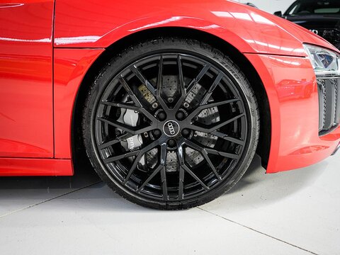 5.2 FSI V10 Plus Coupe 2dr Petrol S Tronic quattro Euro 6 (s/s) (610 ps)