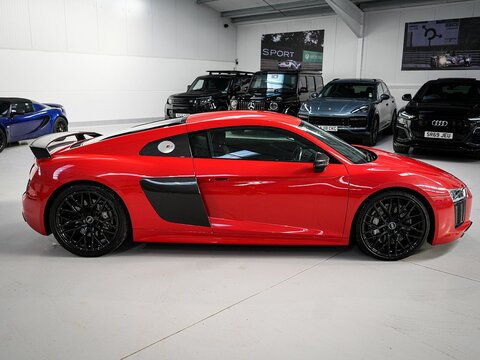 5.2 FSI V10 Plus Coupe 2dr Petrol S Tronic quattro Euro 6 (s/s) (610 ps)