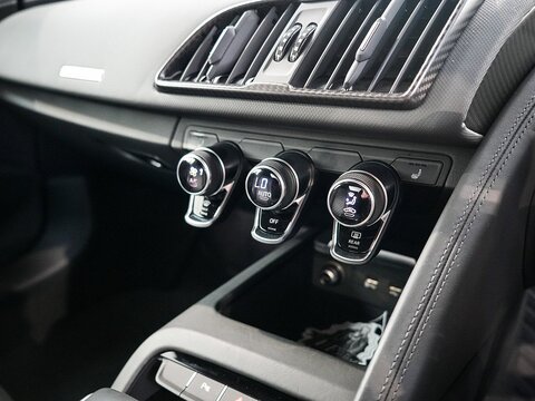 5.2 FSI V10 Plus Coupe 2dr Petrol S Tronic quattro Euro 6 (s/s) (610 ps)