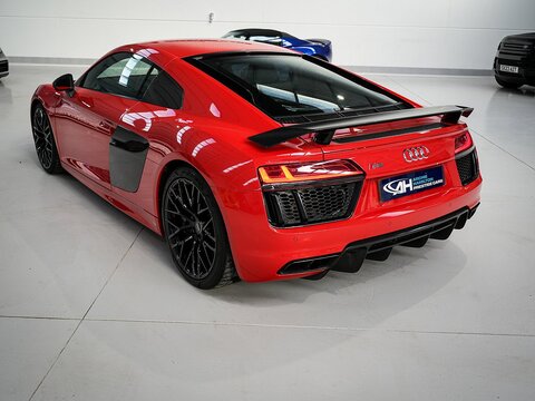 5.2 FSI V10 Plus Coupe 2dr Petrol S Tronic quattro Euro 6 (s/s) (610 ps)