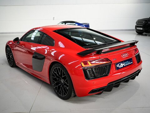 5.2 FSI V10 Plus Coupe 2dr Petrol S Tronic quattro Euro 6 (s/s) (610 ps)