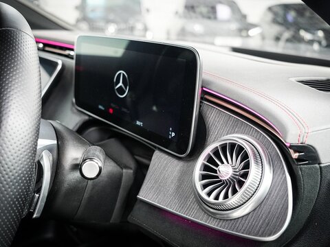 EQE 300 89kWh AMG Line (Premium Plus) Saloon 4dr Electric Auto (245 ps)