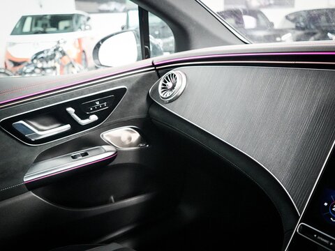 EQE 300 89kWh AMG Line (Premium Plus) Saloon 4dr Electric Auto (245 ps)