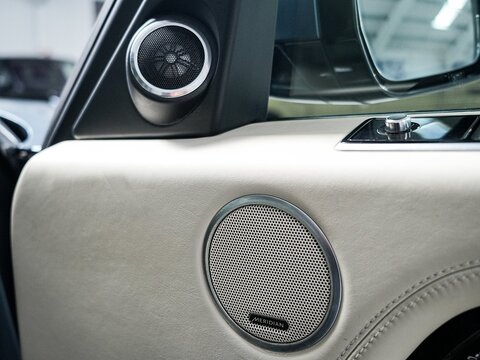 4.4 SD V8 Vogue SE SUV 5dr Diesel Auto 4WD Euro 6 (s/s) (339 ps)