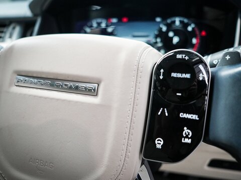 4.4 SD V8 Vogue SE SUV 5dr Diesel Auto 4WD Euro 6 (s/s) (339 ps)