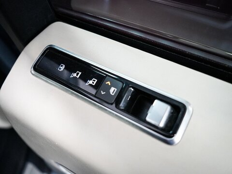 4.4 SD V8 Vogue SE SUV 5dr Diesel Auto 4WD Euro 6 (s/s) (339 ps)