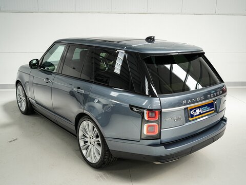 4.4 SD V8 Vogue SE SUV 5dr Diesel Auto 4WD Euro 6 (s/s) (339 ps)