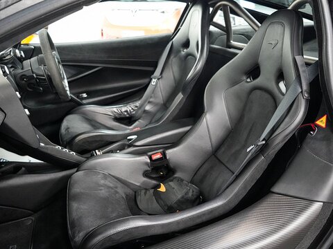 4.0T V8 Coupe 2dr Petrol SSG Euro 6 (s/s) (720 ps)