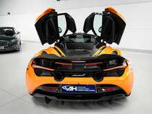 McLaren 720S T V8 