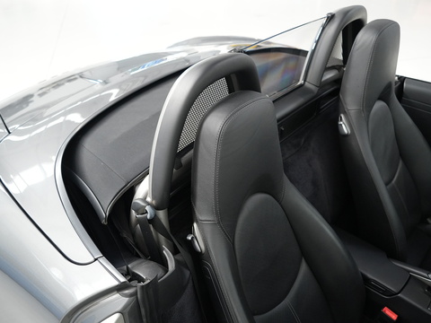 2.9 987 Convertible 2dr Petrol Manual (221 g/km, 255 bhp)