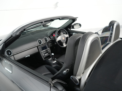 2.9 987 Convertible 2dr Petrol Manual (221 g/km, 255 bhp)