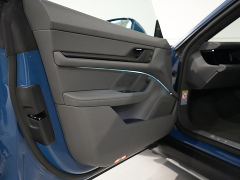 Performance Plus 93.4kWh 4S Cross Turismo 5dr Electric Auto 4WD (11kW Charger) (571 ps)