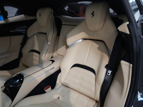 6.5 V12 SUV 4dr Petrol F1 DCT 4WD Euro 6 (s/s) (725 ps)