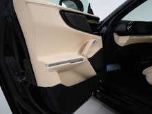 Ferrari Purosangue V12 