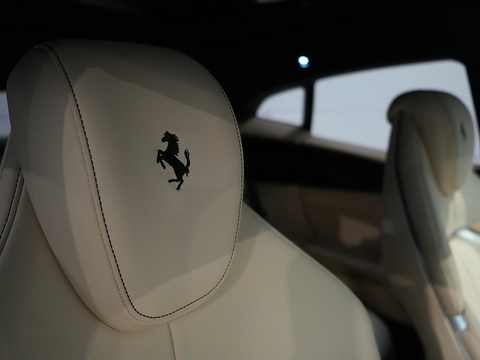 6.5 V12 SUV 4dr Petrol F1 DCT 4WD Euro 6 (s/s) (725 ps)