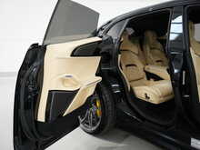 Ferrari Purosangue V12 