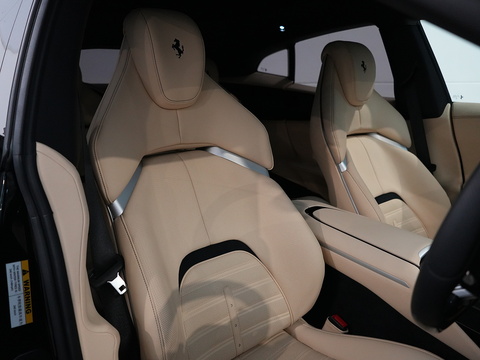 6.5 V12 SUV 4dr Petrol F1 DCT 4WD Euro 6 (s/s) (725 ps)