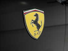 Ferrari Purosangue V12 