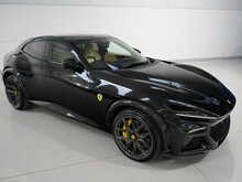 Ferrari Purosangue V12 