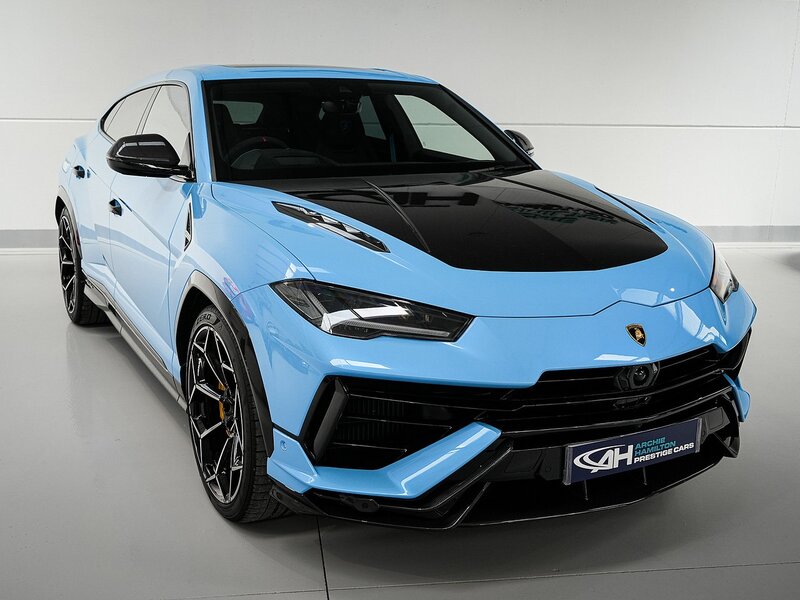 4.0 V8 BiTurbo Performante SUV 5dr Petrol Auto 4WD Euro 6 (666 ps)