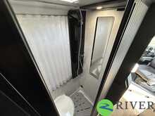Pilote V630S Evidence 2.2 Motorhome Automatic Diesel 2.2 Panel Van Motorhome Automatic Diesel - N372