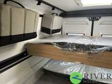 Pilote V630S Evidence 2.2 Motorhome Automatic Diesel 2.2 Panel Van Motorhome Automatic Diesel - N372
