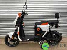 Yadea GFX White - N427