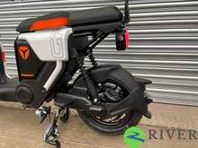 Yadea GFX White - N427