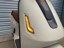 Yadea Owin Matt Beige Sand/Grey Motorbike 1 Automatic Electric - N430