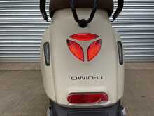 Yadea Owin Matt Beige Sand/Grey Motorbike 1 Automatic Electric - N430