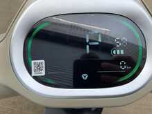 Yadea Owin Matt Beige Sand/Grey Motorbike 1 Automatic Electric - N430