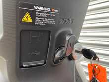 Yadea GFX White 1.0 Motorbike Automatic Electric - N446