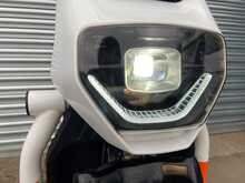 Yadea GFX White 1.0 Motorbike Automatic Electric - N446
