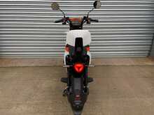 Yadea GFX White 1.0 Motorbike Automatic Electric - N446