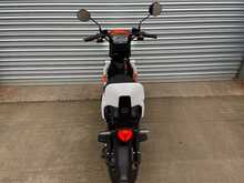 Yadea GFX White 1.0 Motorbike Automatic Electric - N446