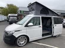 Volkswagen Transporter Transformed Optimus Camper - U432