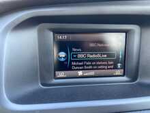 Volvo V40 2.0 T2 R-Design Hatchback 5dr Petrol Manual Euro 6 (s/s) (122 ps) 2.0 5dr Car Manual Petrol - U438