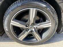 Volvo V40 2.0 T2 R-Design Hatchback 5dr Petrol Manual Euro 6 (s/s) (122 ps) 2.0 5dr Car Manual Petrol - U438
