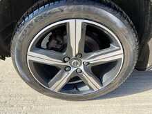 Volvo V40 2.0 T2 R-Design Hatchback 5dr Petrol Manual Euro 6 (s/s) (122 ps) 2.0 5dr Car Manual Petrol - U438