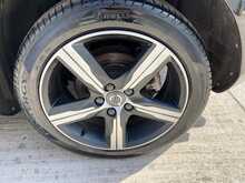 Volvo V40 2.0 T2 R-Design Hatchback 5dr Petrol Manual Euro 6 (s/s) (122 ps) 2.0 5dr Car Manual Petrol - U438