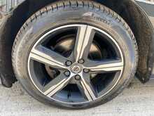 Volvo V40 2.0 T2 R-Design Hatchback 5dr Petrol Manual Euro 6 (s/s) (122 ps) 2.0 5dr Car Manual Petrol - U438