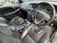 Volvo V40 2.0 T2 R-Design Hatchback 5dr Petrol Manual Euro 6 (s/s) (122 ps) 2.0 5dr Car Manual Petrol - U438