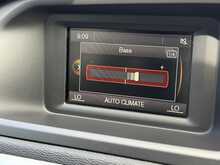 Volvo V40 2.0 T2 R-Design Hatchback 5dr Petrol Manual Euro 6 (s/s) (122 ps) 2.0 5dr Car Manual Petrol - U438