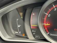 Volvo V40 2.0 T2 R-Design Hatchback 5dr Petrol Manual Euro 6 (s/s) (122 ps) 2.0 5dr Car Manual Petrol - U438