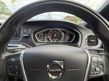 Volvo V40 2.0 T2 R-Design Hatchback 5dr Petrol Manual Euro 6 (s/s) (122 ps) 2.0 5dr Car Manual Petrol - U438
