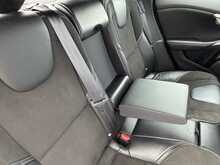 Volvo V40 2.0 T2 R-Design Hatchback 5dr Petrol Manual Euro 6 (s/s) (122 ps) 2.0 5dr Car Manual Petrol - U438
